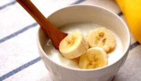 Mască cu banane pentru o piele strălucitoare și fără riduri